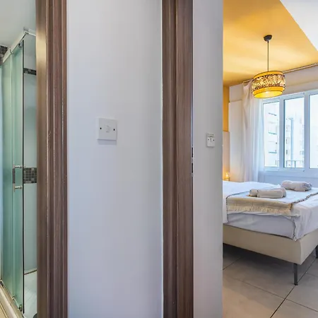 Made With 1-br By Finikoudes Apartament *