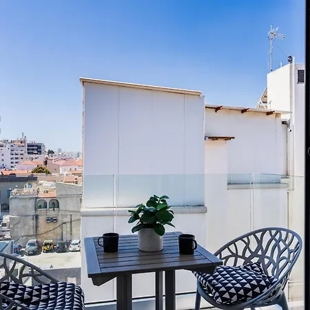 Apartament Made With 1-br By Finikoudes Larnaca