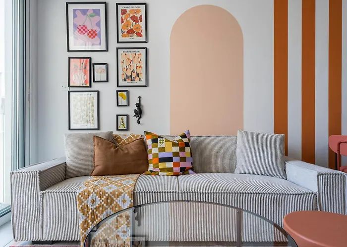 Made With 1-br By Finikoudes Apartment Larnaca