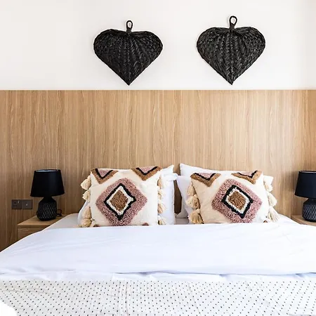 Made With 1-br By Finikoudes Apartament Larnaca
